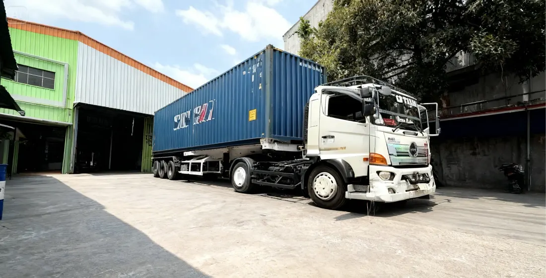 Latar belakang armada logistik PT SKBU