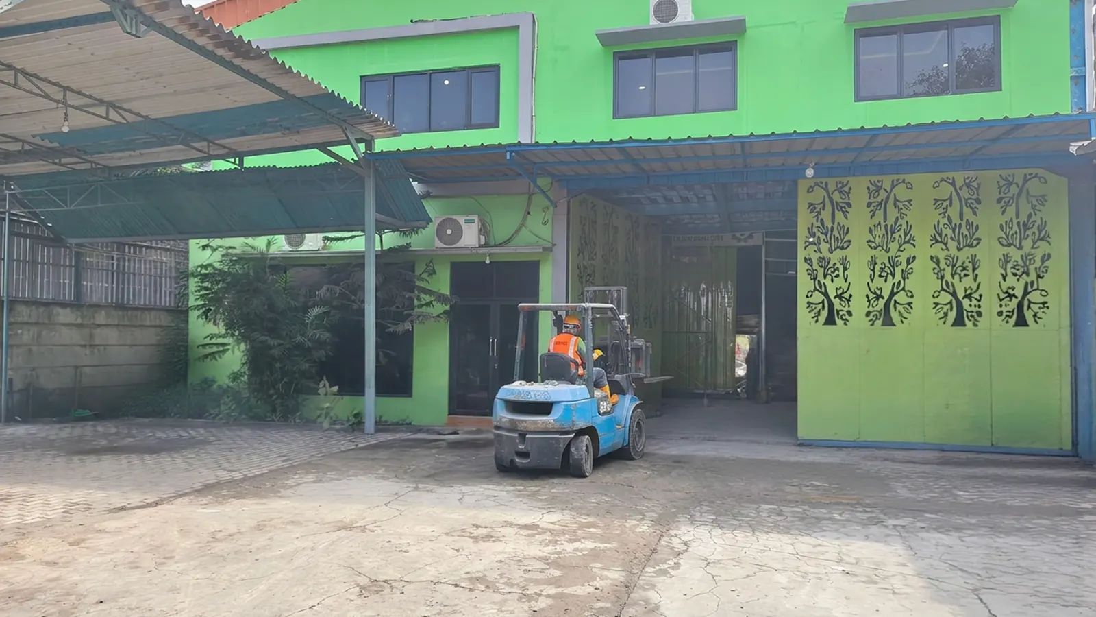 Latar belakang pabrik PT SKBU
