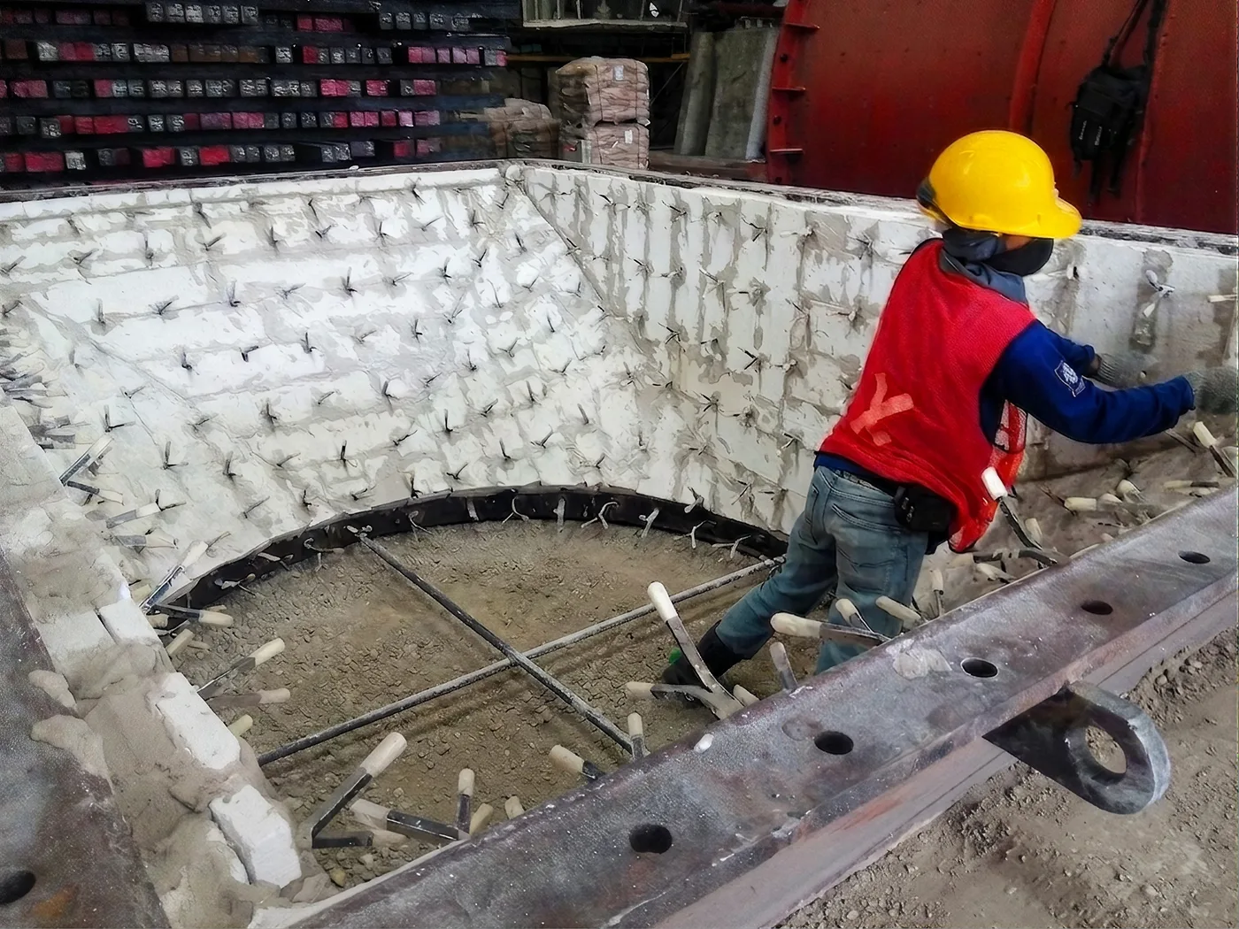 Kenapa Refractory Castable Retak dan Cara Pasang yang Benar